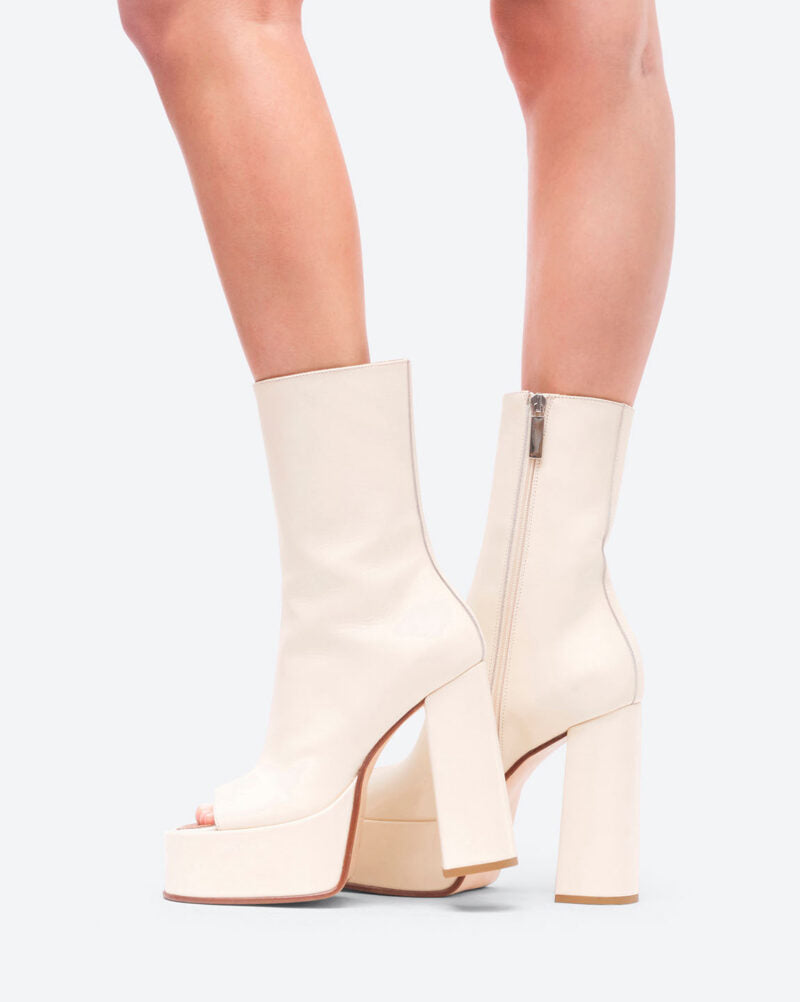 Ankle boots color burro