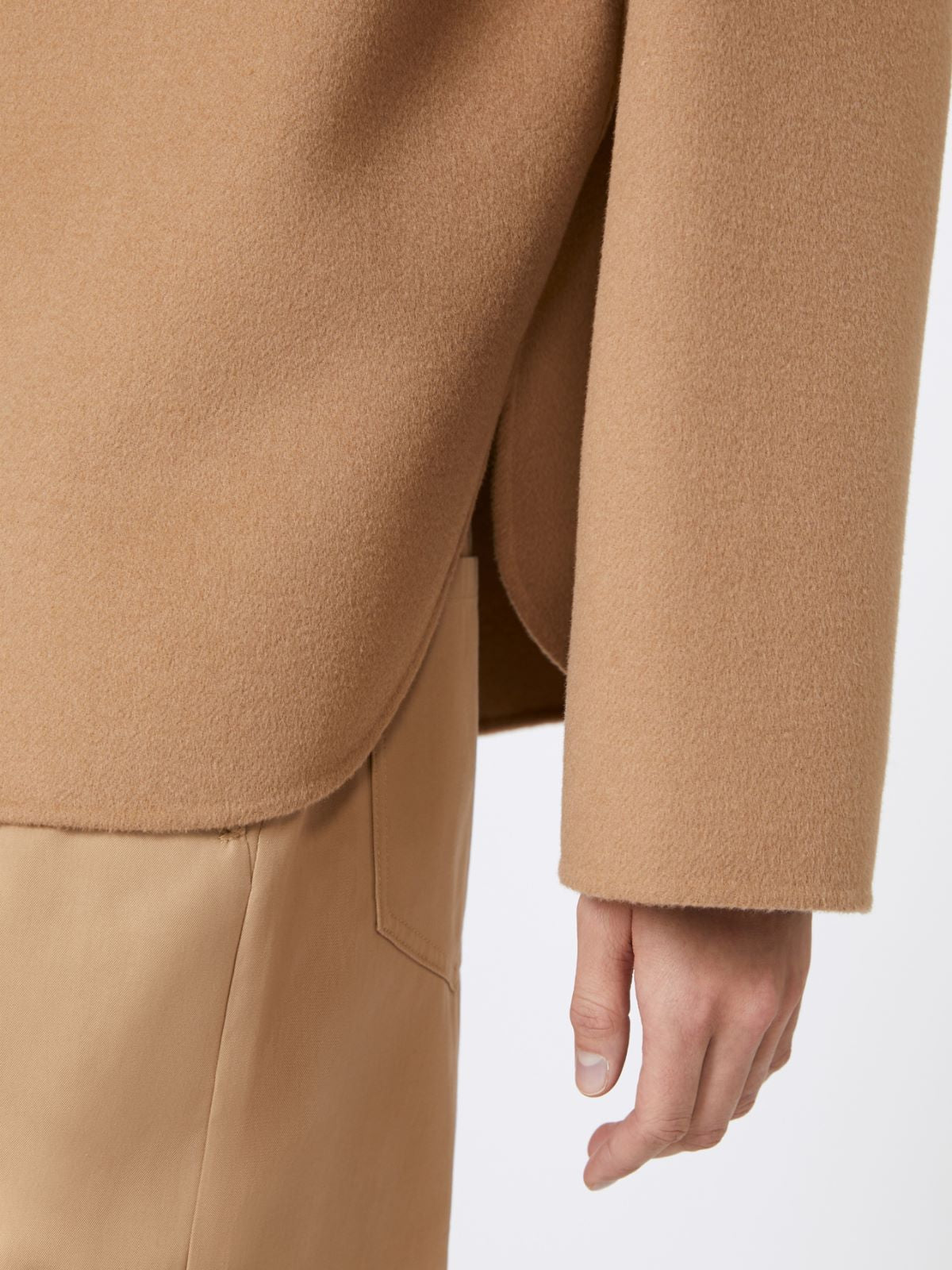 Felpa in lana, cashmere e seta cammello