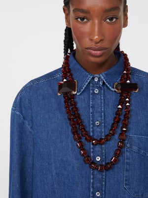 Collana in resina con pietre