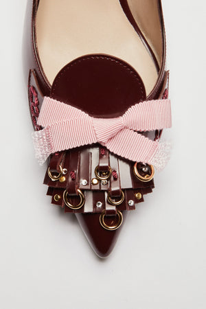 Slingback con frange e borchie bordeaux