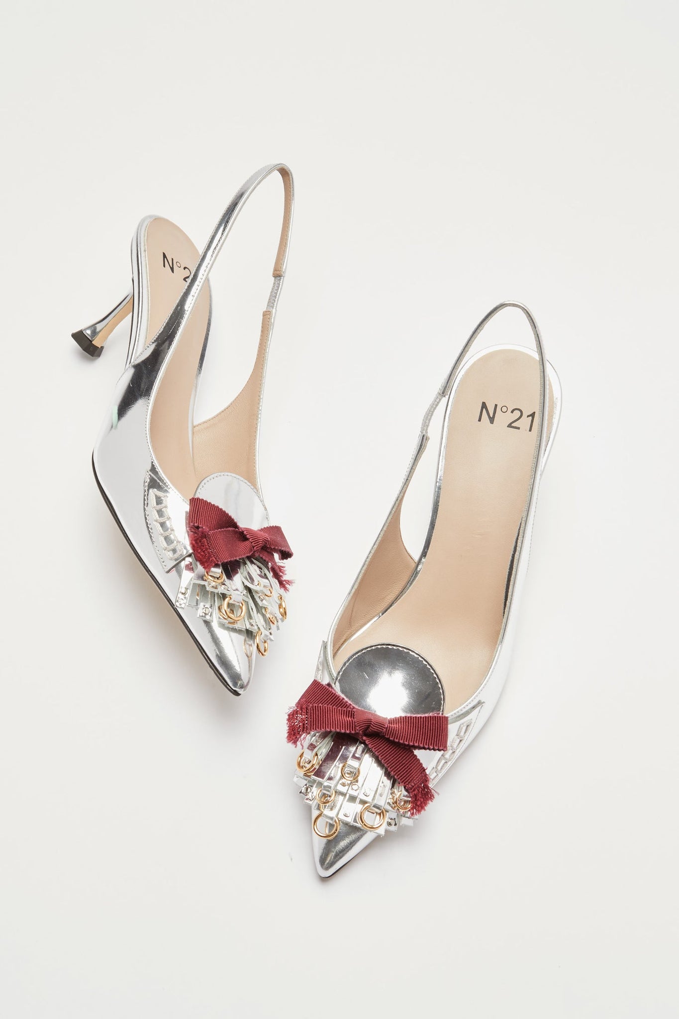 Slingback con frange e borchie argento