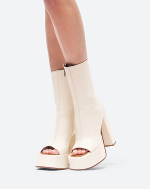 Ankle boots color burro