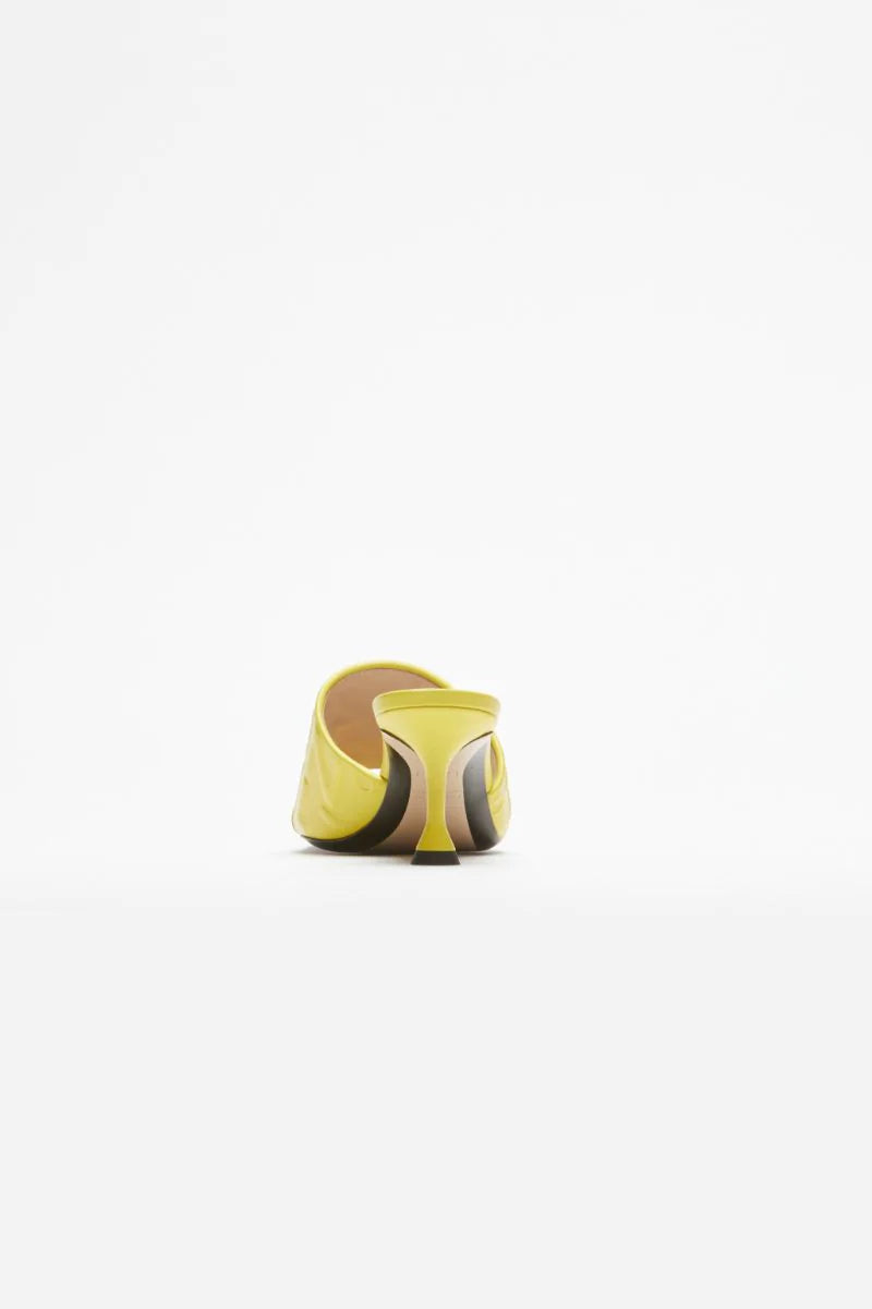 Mules con logo
